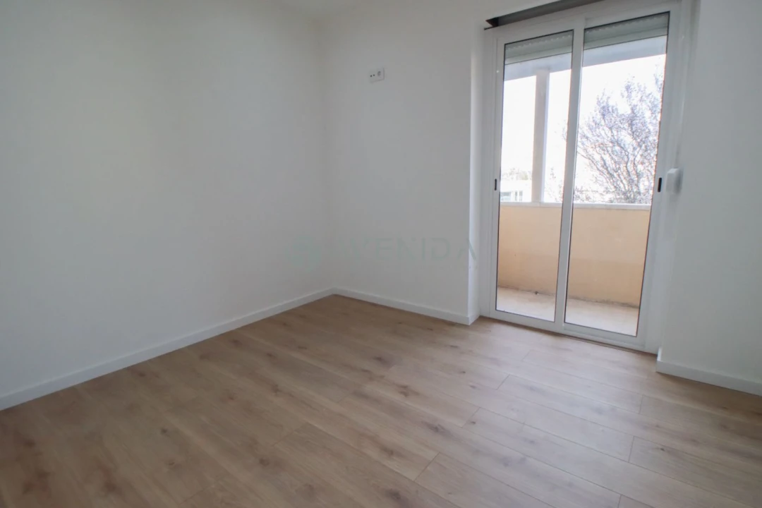 Apartamento T1 para Venda em Águas Livres Foto 4