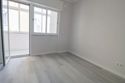Apartamento T1 para Venda em Venteira