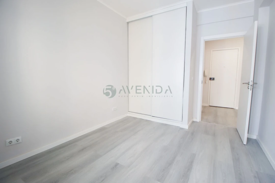Apartamento T1 para Venda em Venteira Foto 9