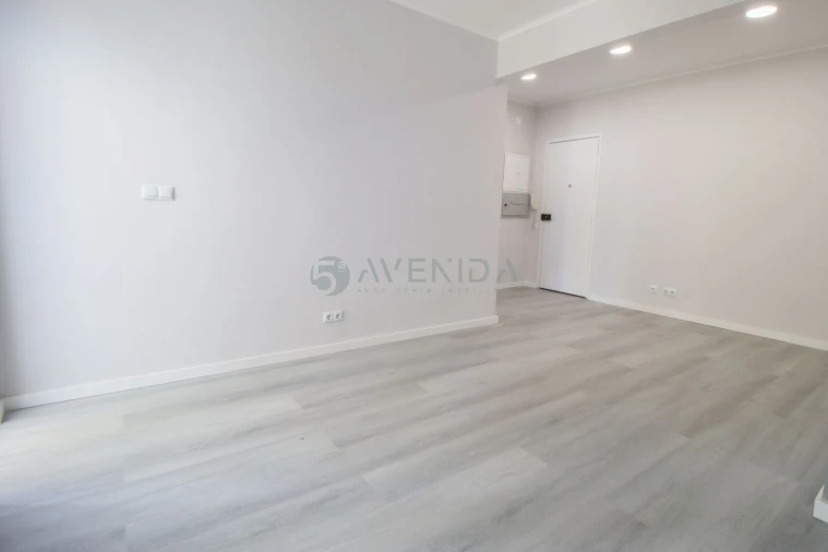 Apartamento T1 para Venda em Venteira Foto 7