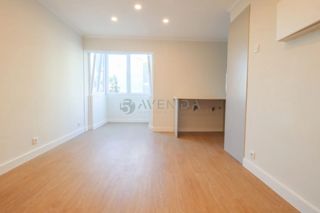 Apartamento T2 para Venda em Amora Foto 3