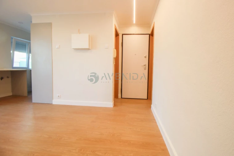 Apartamento T2 para Venda em Amora Foto 16