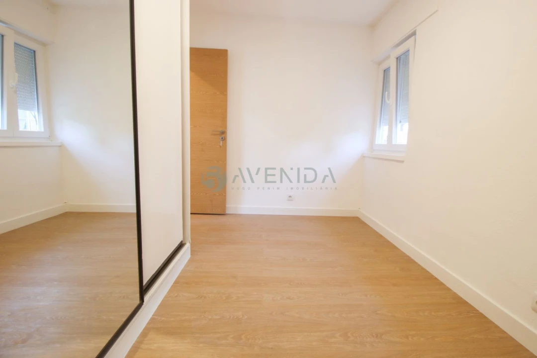 Apartamento T2 para Venda em Amora Foto 13