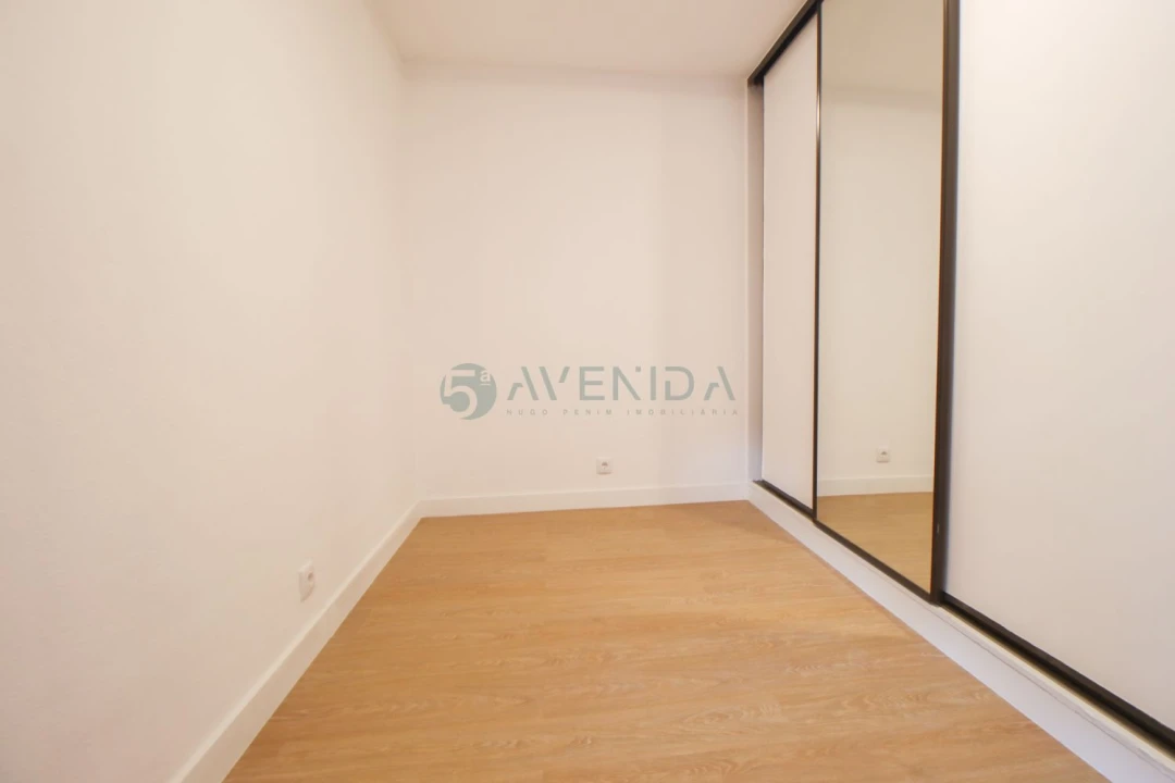 Apartamento T2 para Venda em Amora Foto 12