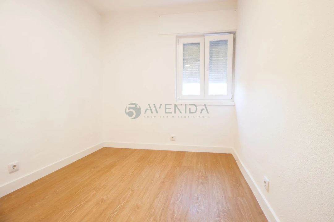 Apartamento T2 para Venda em Amora Foto 8