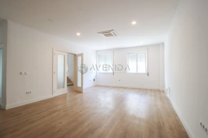 Moradia T4 para Venda em Alhos Vedros
