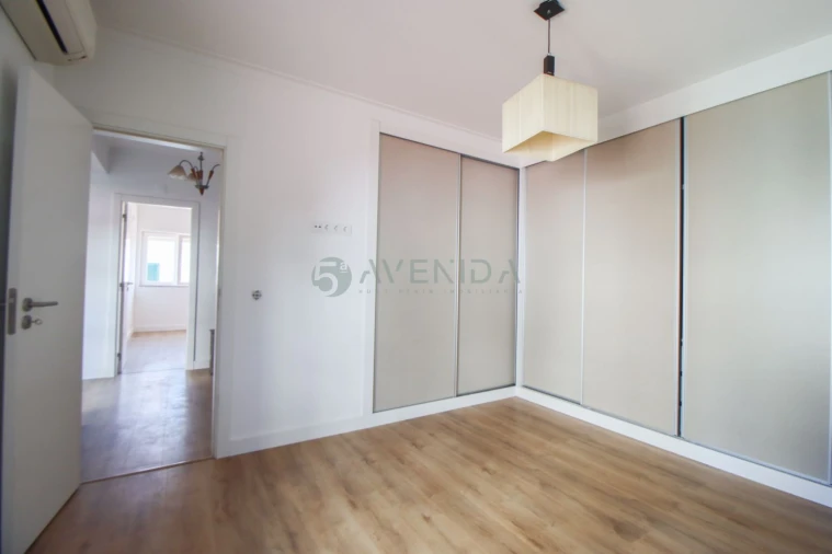 Moradia T4 para Venda em Alhos Vedros Foto 27