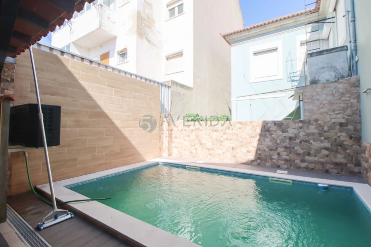 Moradia T4 para Venda em Alhos Vedros Foto 45