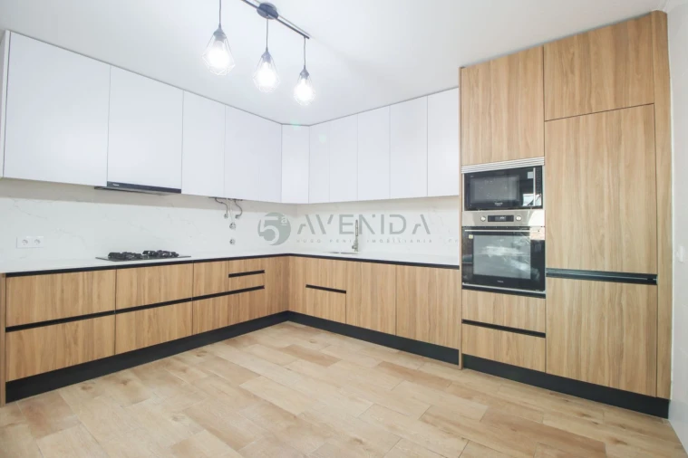 Moradia T4 para Venda em Alhos Vedros Foto 10