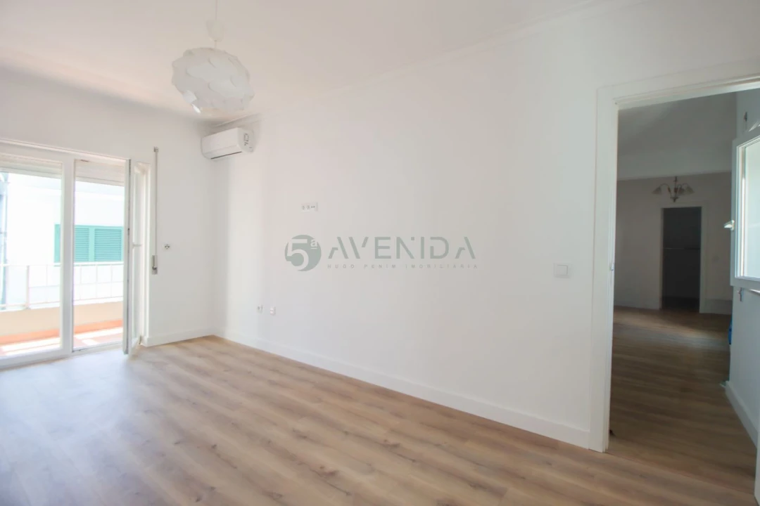 Moradia T4 para Venda em Alhos Vedros Foto 15