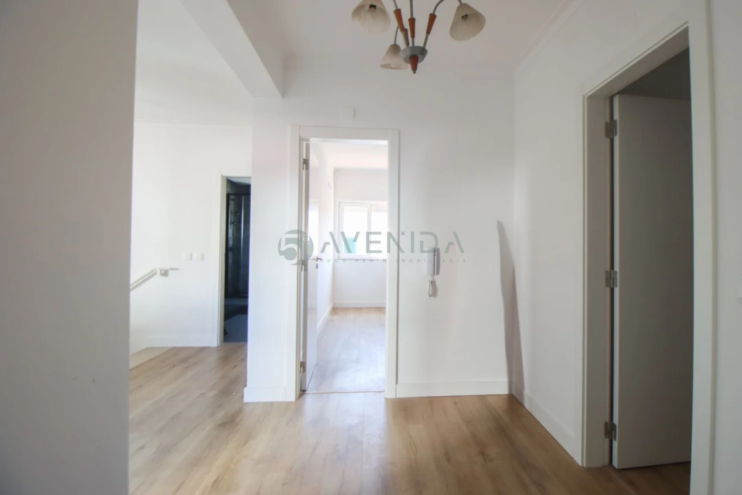 Moradia T4 para Venda em Alhos Vedros Foto 44