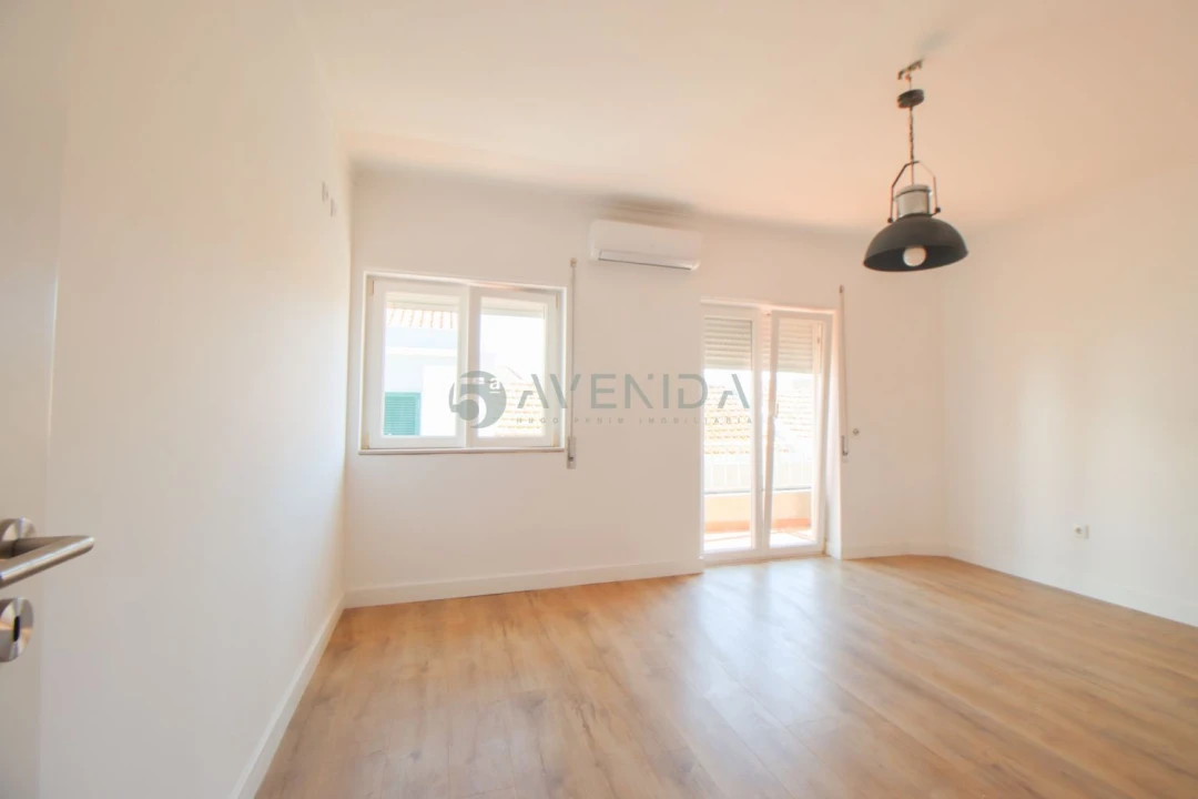 Moradia T4 para Venda em Alhos Vedros Foto 21