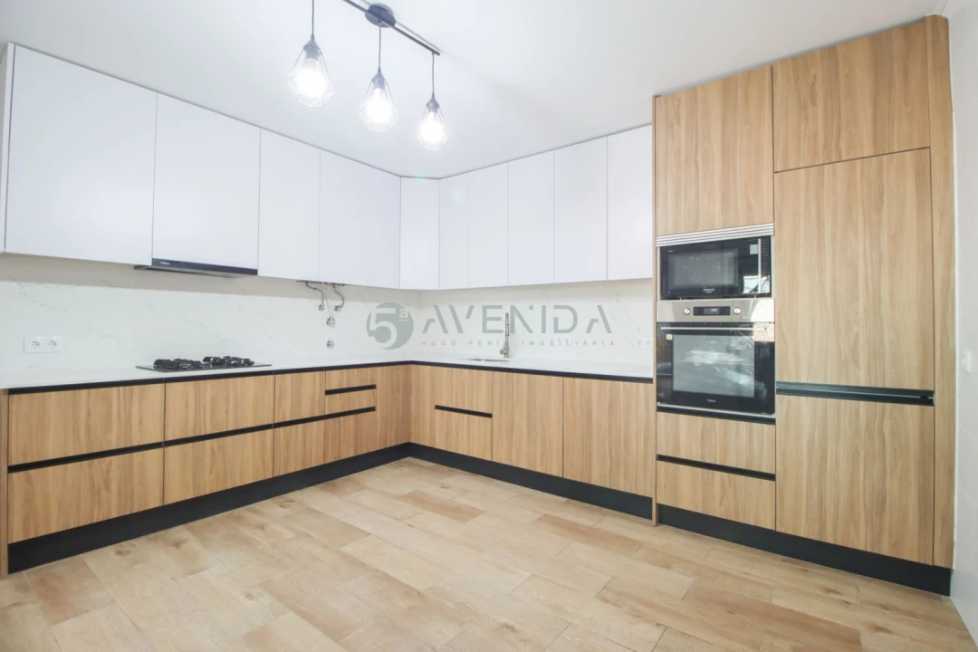 Moradia T4 para Venda em Alhos Vedros Foto 10