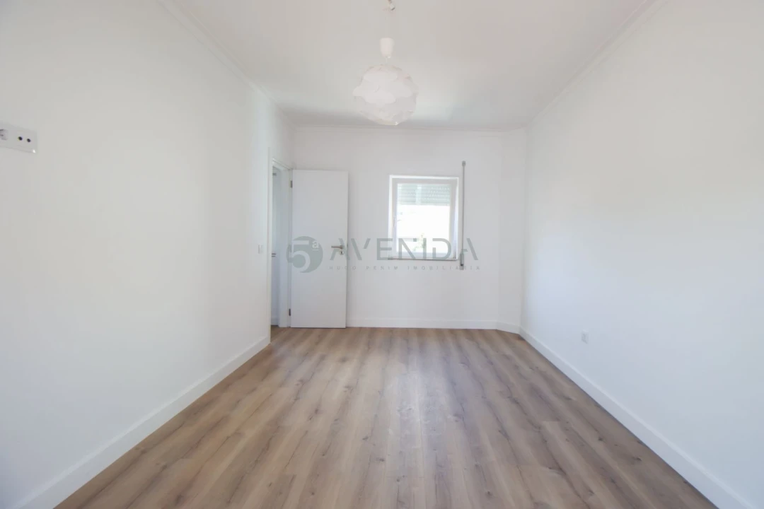 Moradia T4 para Venda em Alhos Vedros Foto 13