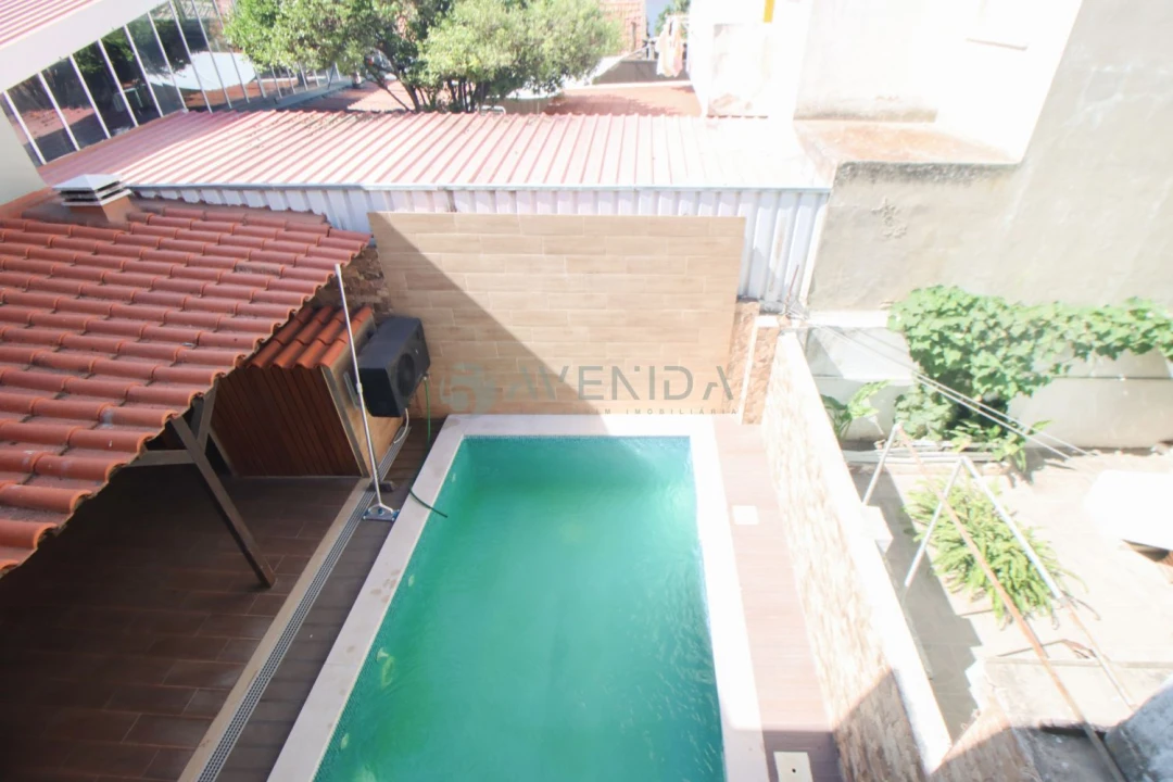 Moradia T4 para Venda em Alhos Vedros Foto 49