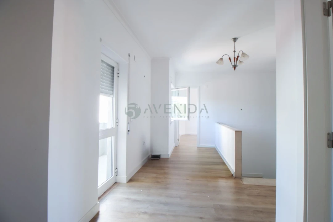 Moradia T4 para Venda em Alhos Vedros Foto 43