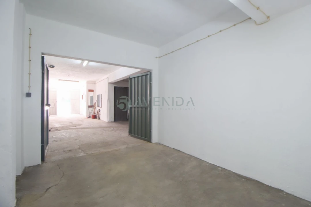 Garagem para Venda em Baixa da Banheira e Vale da Amoreira Foto 11