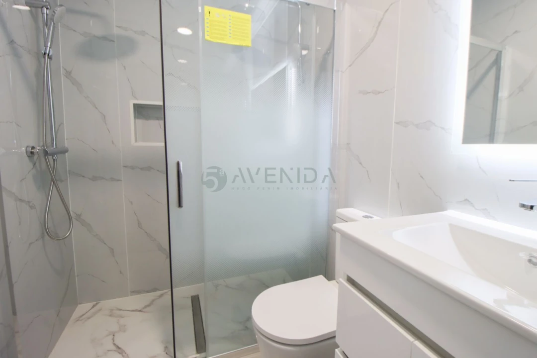 Apartamento T4 para Venda em Amora Foto 11
