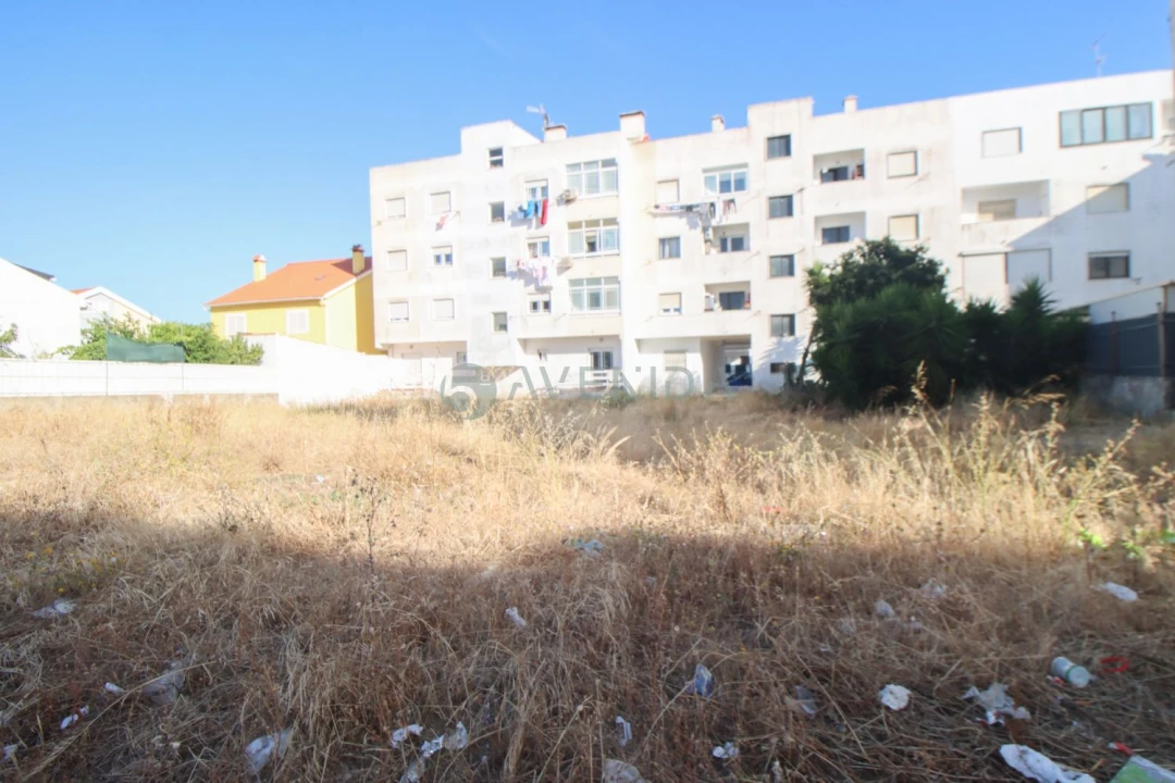 Terreno para Venda em Quinta do Conde Foto 1
