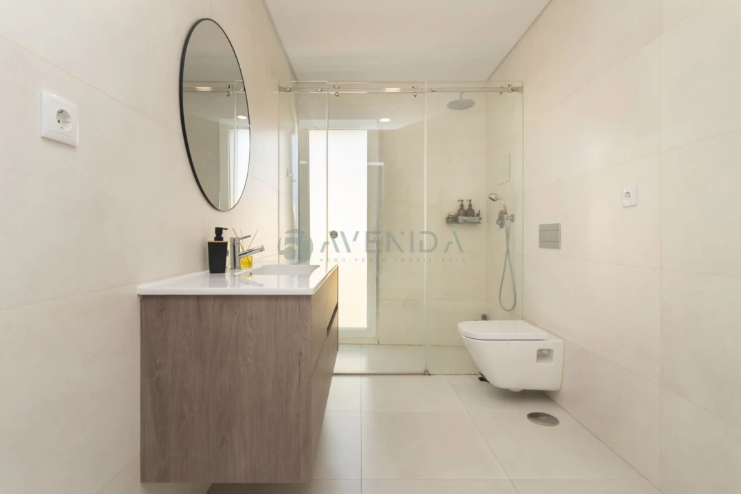 Apartamento T4 para Venda em Fernao Ferro Foto 28