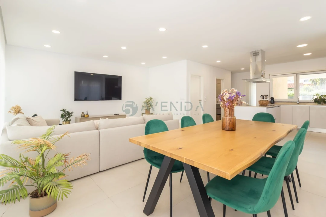 Apartamento T4 para Venda em Fernao Ferro Foto 12