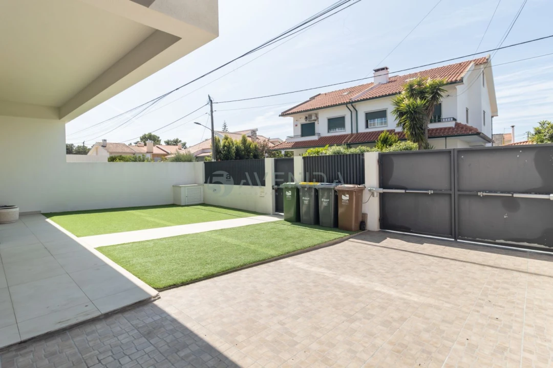 Apartamento T4 para Venda em Fernao Ferro Foto 44