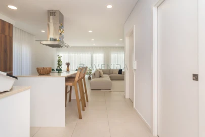 Apartamento T4 para Venda em Fernao Ferro