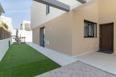 Apartamento T4 para Venda em Fernao Ferro