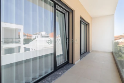 Apartamento T4 para Venda em Fernao Ferro