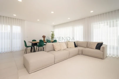 Apartamento T4 para Venda em Fernao Ferro