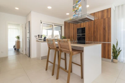 Apartamento T4 para Venda em Fernao Ferro
