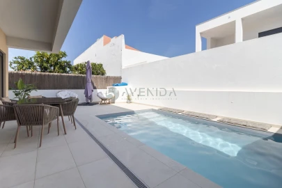 Apartamento T4 para Venda em Fernao Ferro