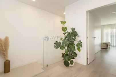 Apartamento T4 para Venda em Fernao Ferro