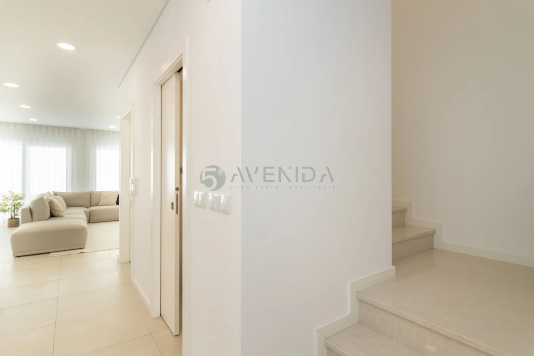 Apartamento T4 para Venda em Fernao Ferro Foto 19
