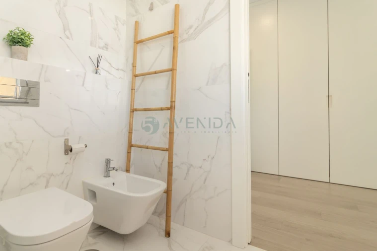 Apartamento T4 para Venda em Fernao Ferro Foto 34