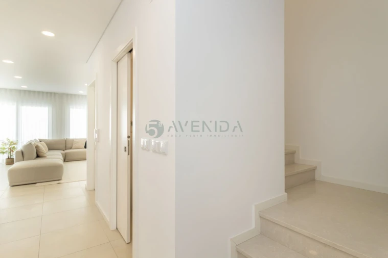 Apartamento T4 para Venda em Fernao Ferro Foto 19