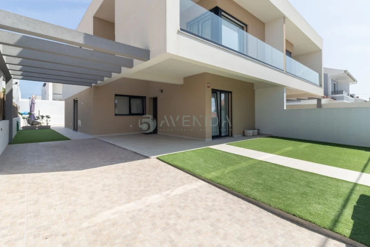 Apartamento T4 para Venda em Fernao Ferro Foto 43