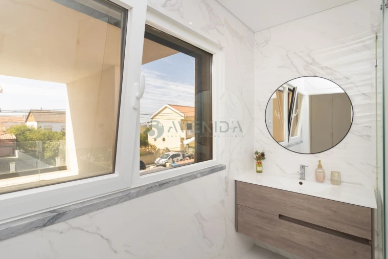 Apartamento T4 para Venda em Fernao Ferro Foto 33
