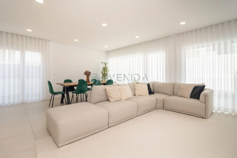 Apartamento T4 para Venda em Fernao Ferro Foto 14