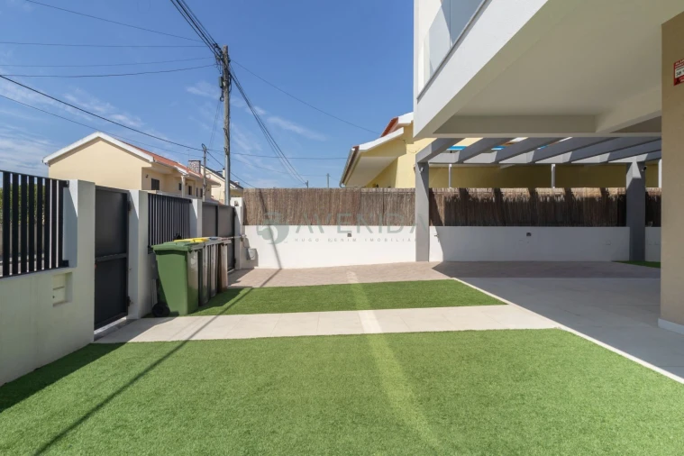 Apartamento T4 para Venda em Fernao Ferro Foto 46