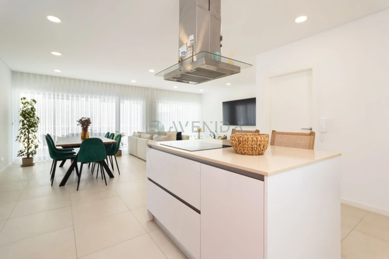 Apartamento T4 para Venda em Fernao Ferro Foto 7