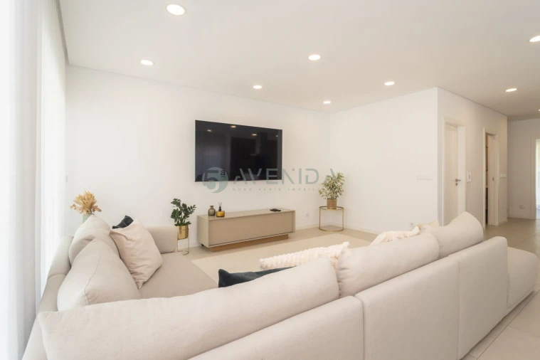 Apartamento T4 para Venda em Fernao Ferro Foto 13