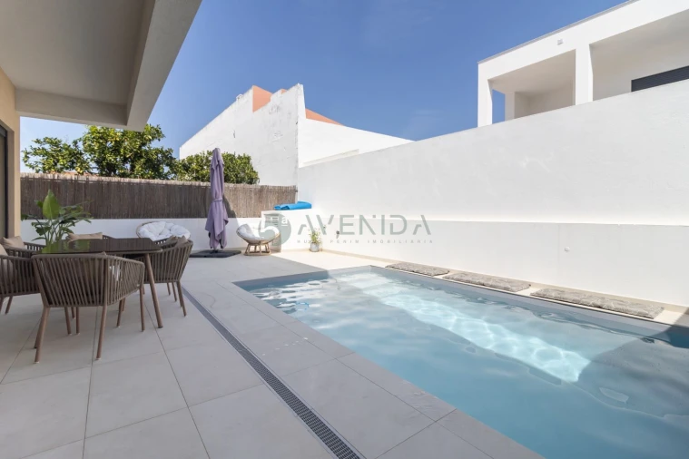 Apartamento T4 para Venda em Fernao Ferro Foto 41