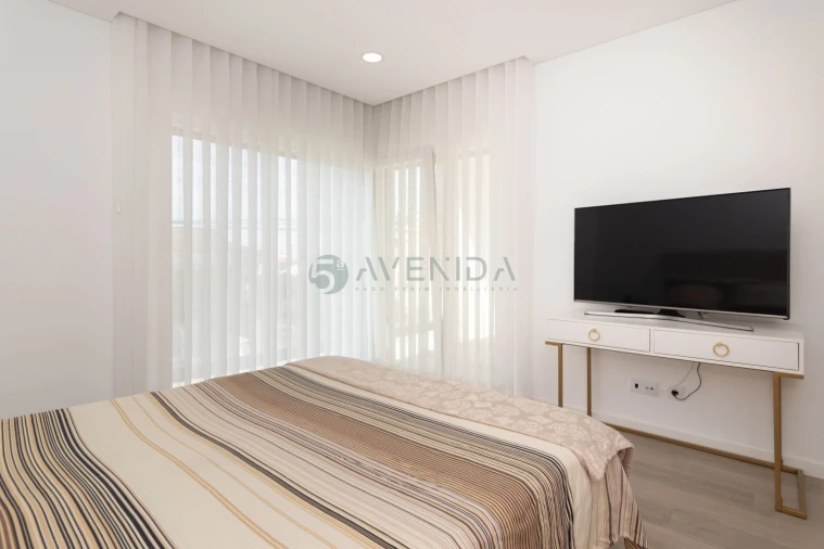 Apartamento T4 para Venda em Fernao Ferro Foto 38