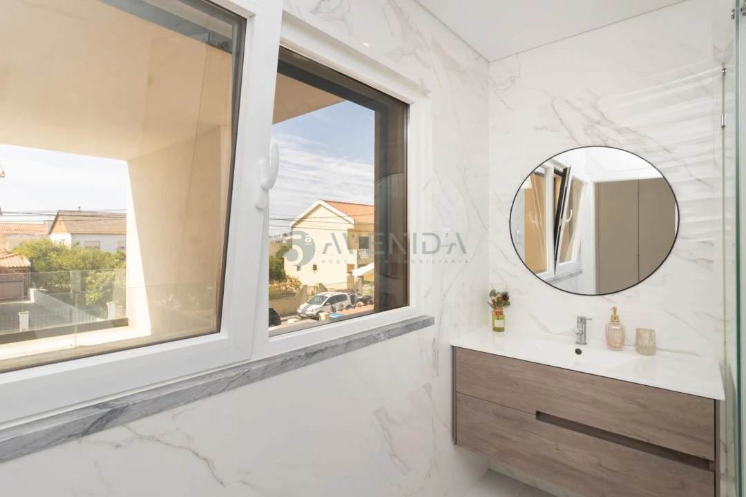 Apartamento T4 para Venda em Fernao Ferro Foto 33