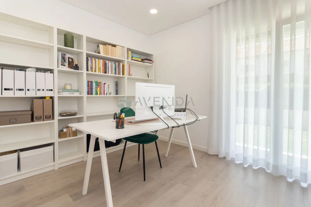 Apartamento T4 para Venda em Fernao Ferro Foto 16