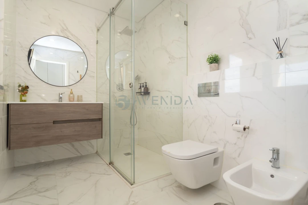 Apartamento T4 para Venda em Fernao Ferro Foto 32