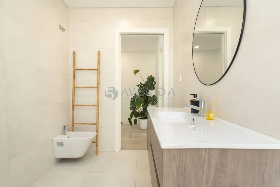 Apartamento T4 para Venda em Fernao Ferro Foto 29