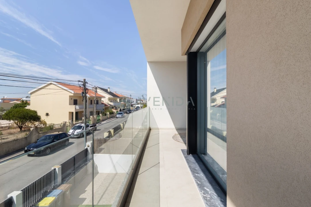 Apartamento T4 para Venda em Fernao Ferro Foto 54