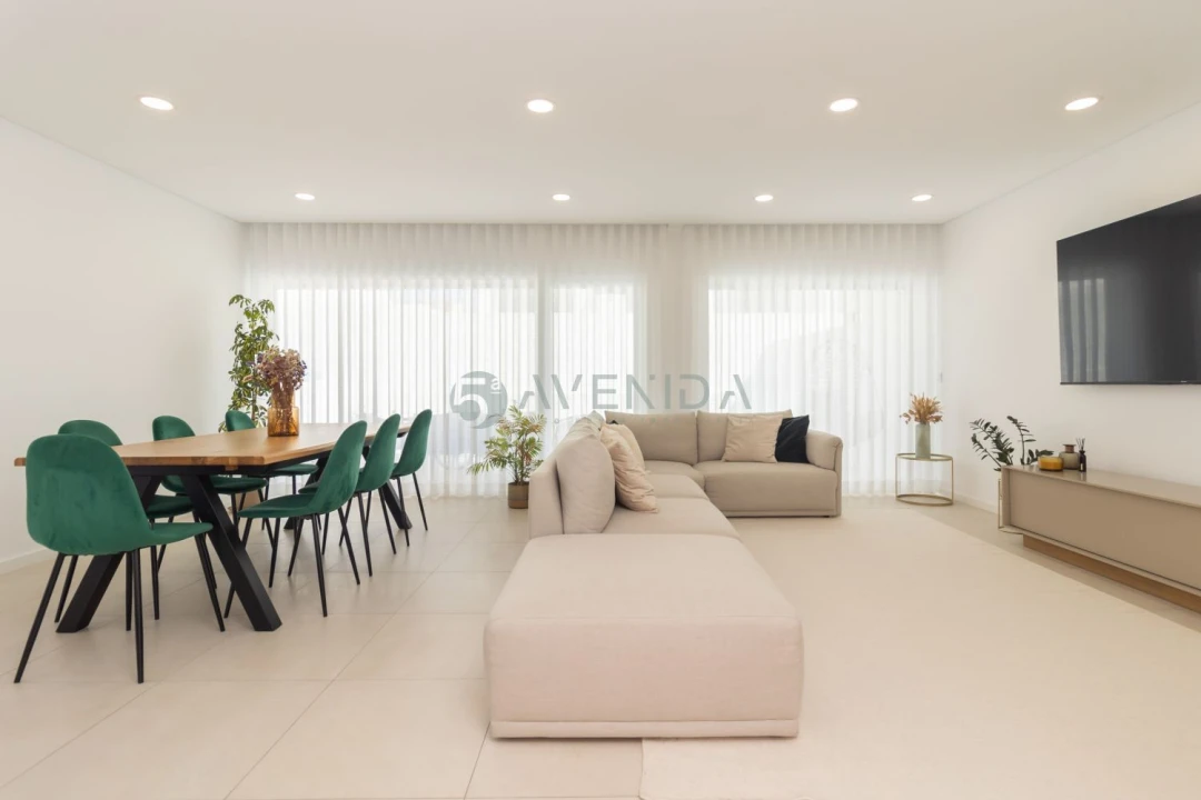 Apartamento T4 para Venda em Fernao Ferro Foto 10